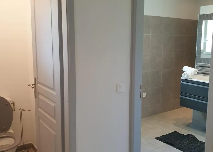 Salute 6 Pers 5 Min En Voiture