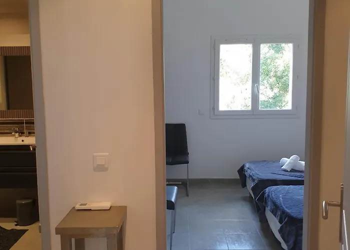 Salute 6 Pers 5 Min En Voiture